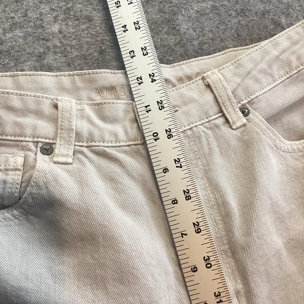 American Eagle Light‎ Grey Thrashed High Waisted Straight Leg Mom Jeans, Size 12 - Picture 5 of 10